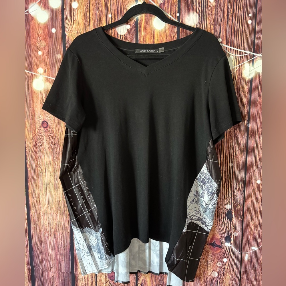 Gabby Isabella Black and Gray V-Neck Top